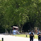 Policiers sur la scène de l'attaque à Annecy